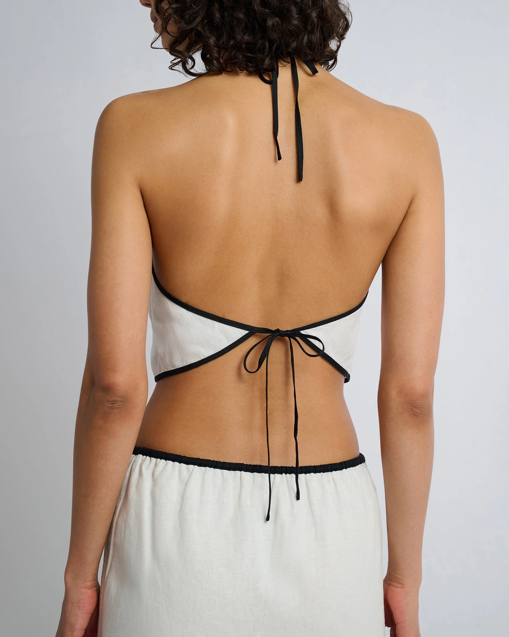 Womens | Air Linen Cropped Halter Top | Egret/Black - Image 4