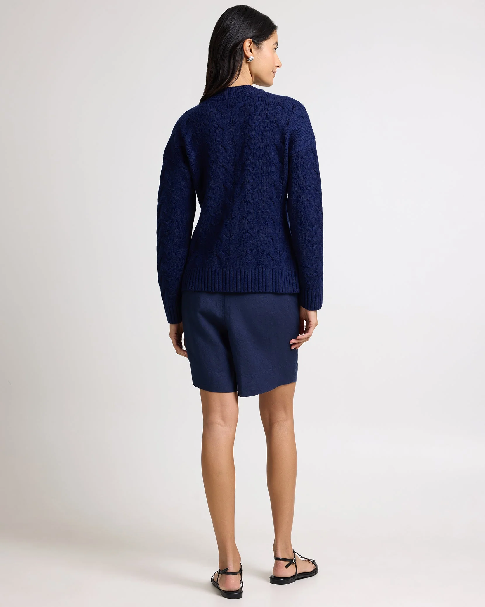 Womens | Air Linen Pleated Bermuda Short | Noir Navy - Image 5