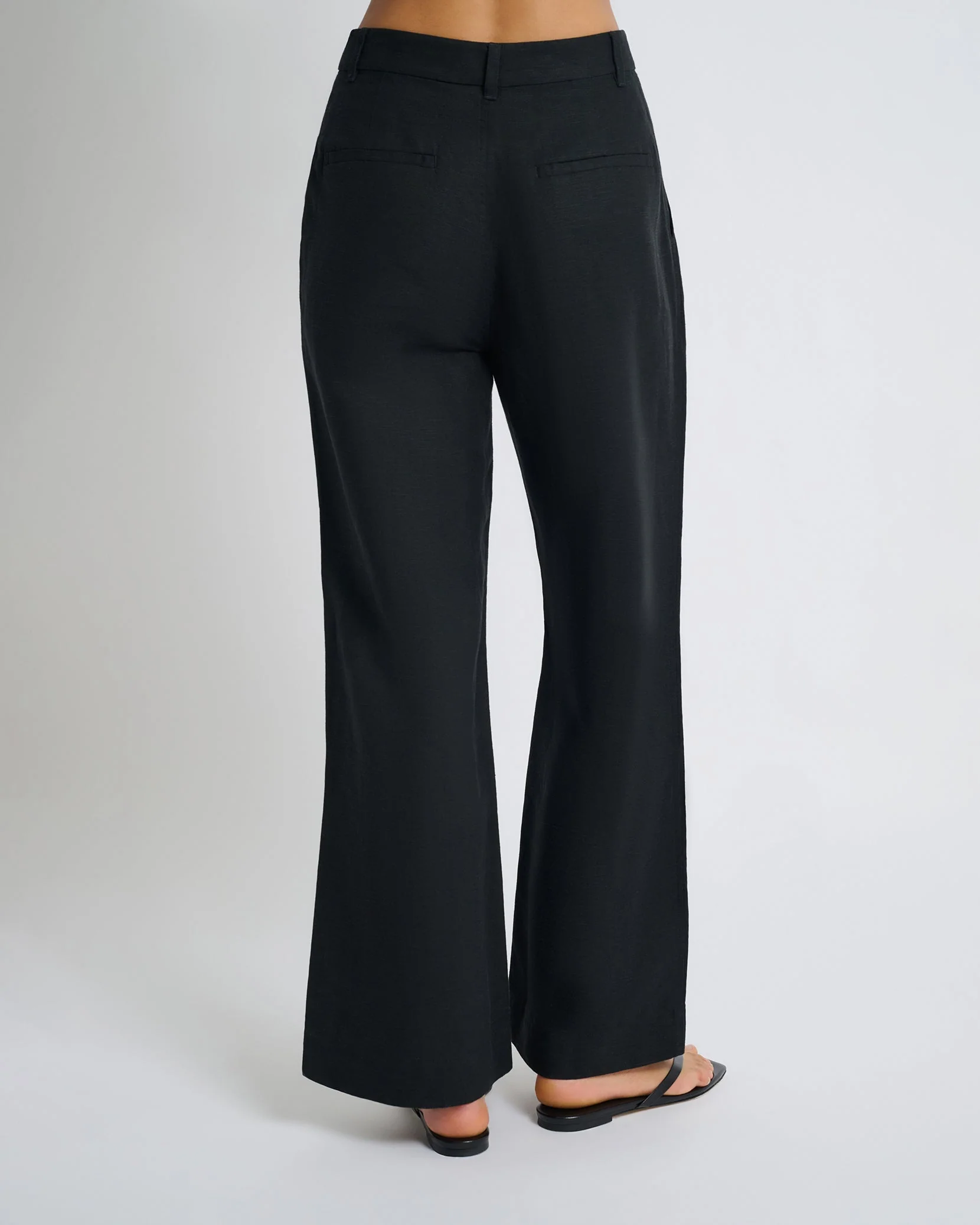 Womens | Air Linen Pleated Trousers | Black - Image 4