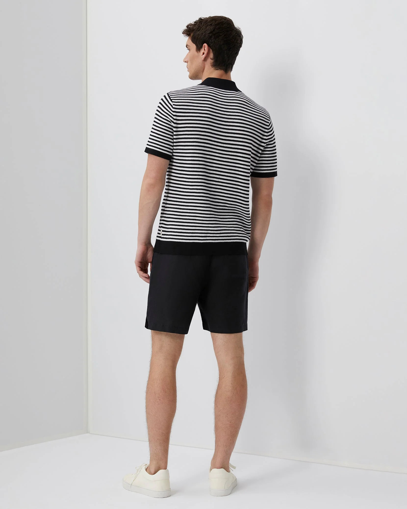 Mens | AIR LINEN PULL-ON SHORT 6” | Black - Image 4