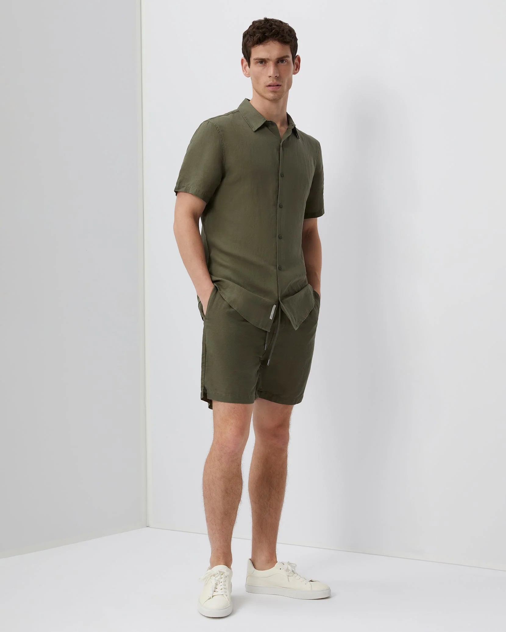 Mens | AIR LINEN PULL-ON SHORT 6” | Dark Olive - Image 3