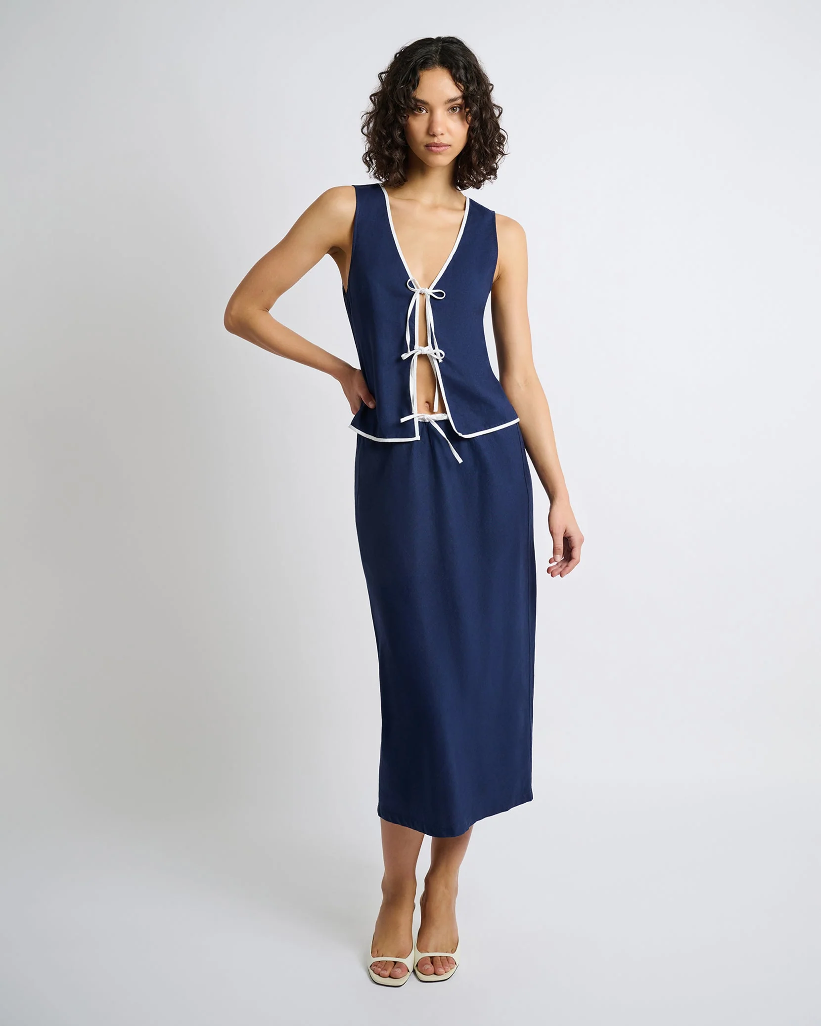 Womens | Air Linen Tie Front Tank | Deep Navy/White - Image 3