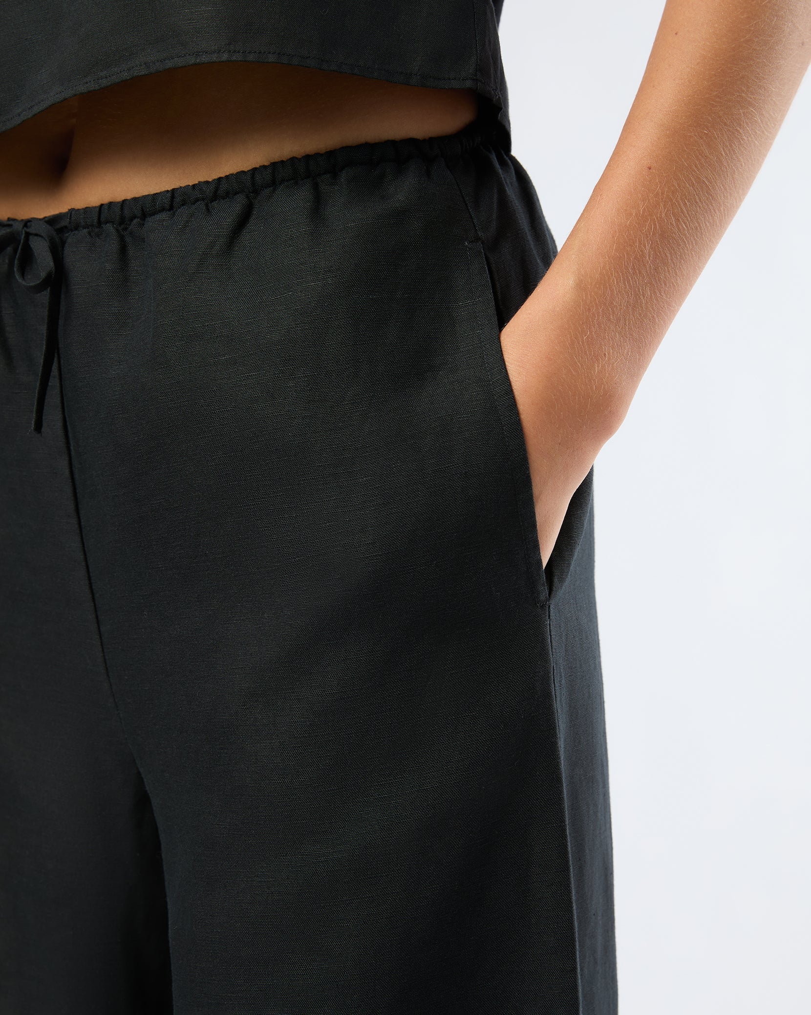 Womens | Air Linen Wide Leg Drawstring Pant | Black - Image 4