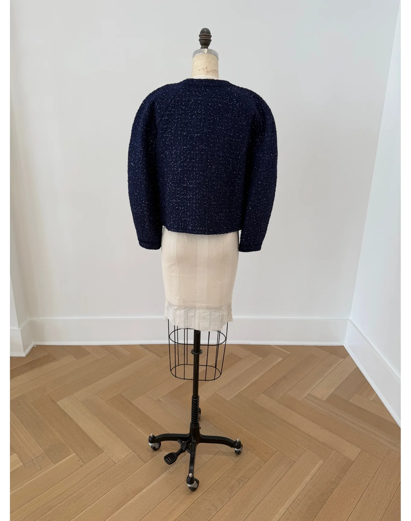 Collarless Arc Sleeve Jacket | Midnight - Image 3