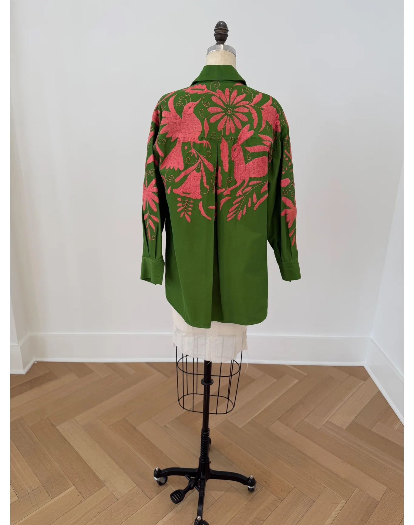 Embroidered Oversized Button Down with High Side Seam | Lawn Green Multi - Image 3