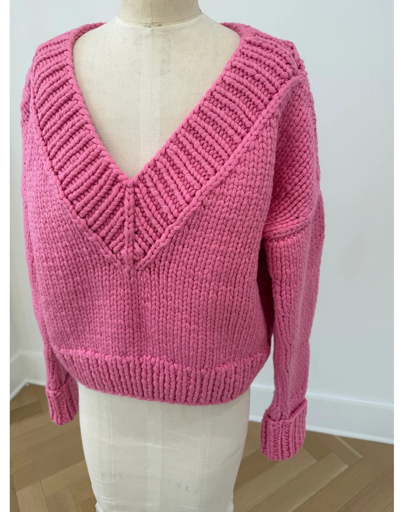 V-Neck Sweater | Happy Pink - Image 4