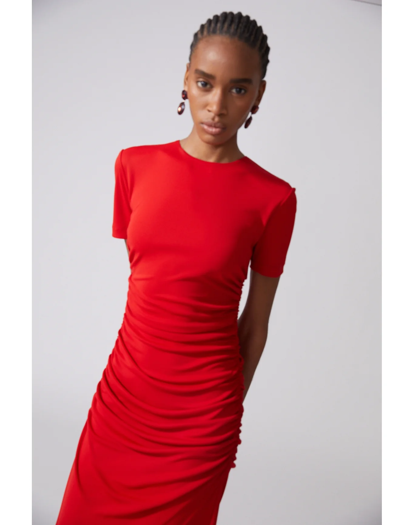 Short Sleeve Crewneck Ruched Midi Dress | Herrera Red - Image 2