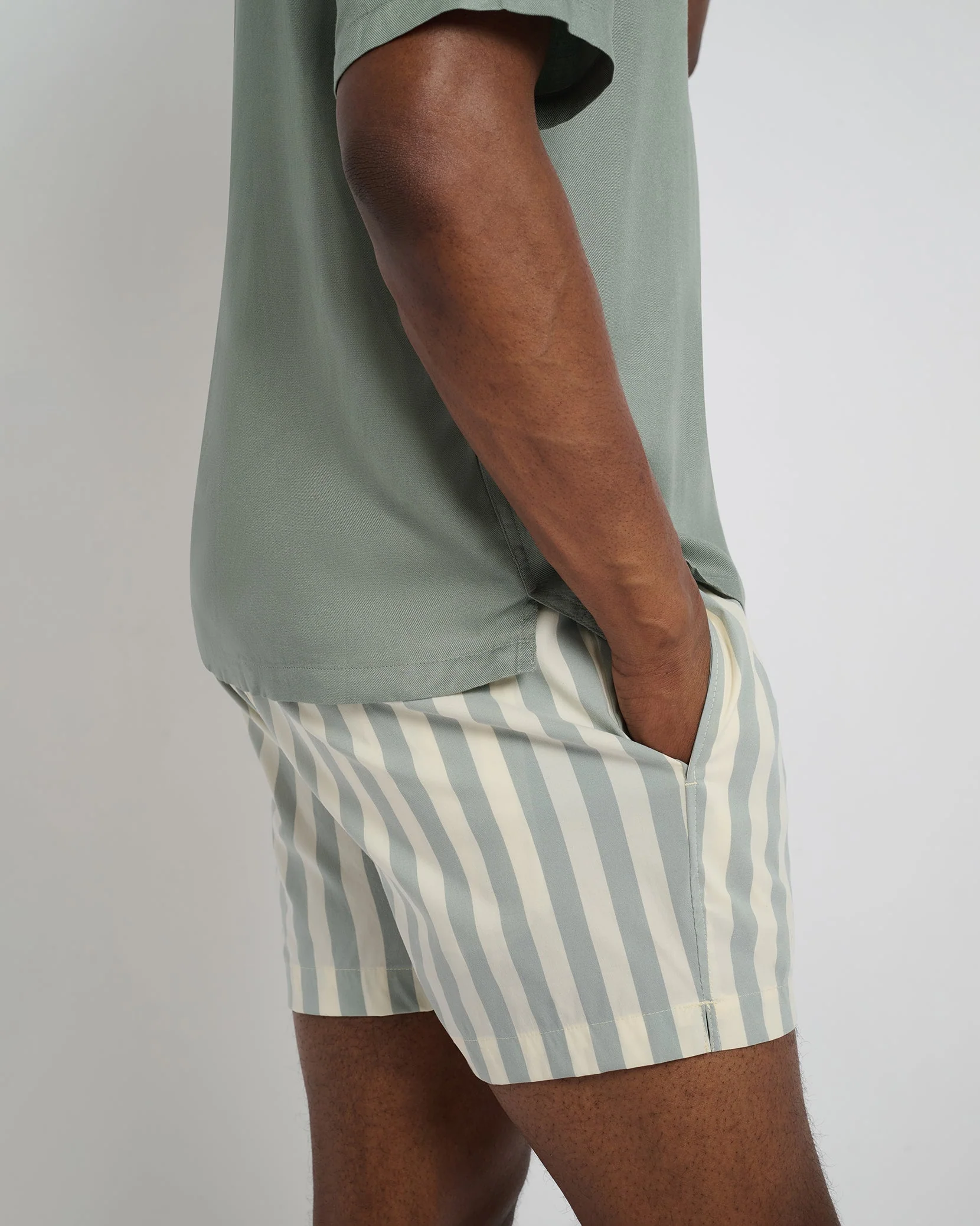 Mens | Charles 4" Swim Trunk | Sage/Cream - Image 2