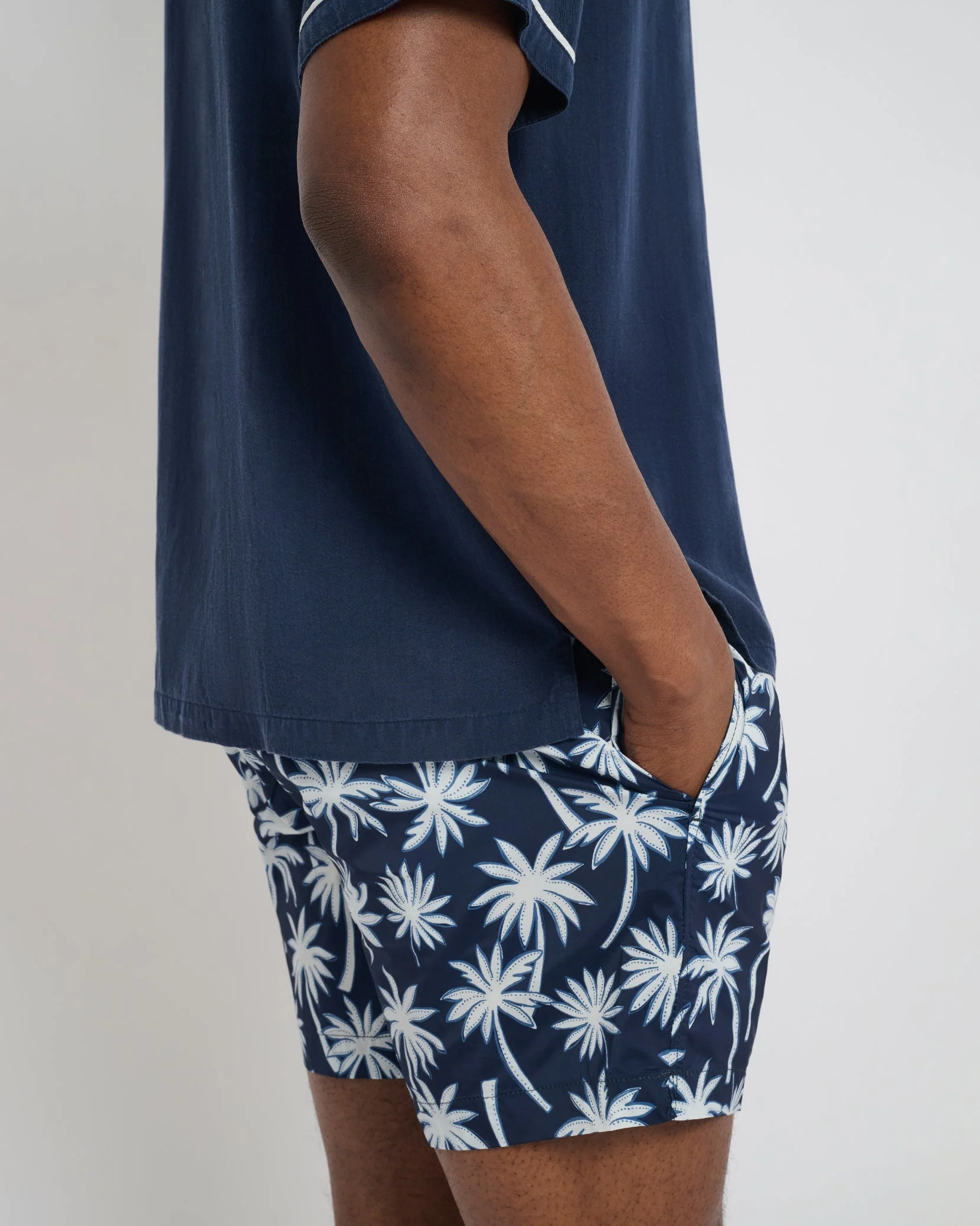 Mens | Charles 4" Swim Trunk | Deep Navy - Image 2
