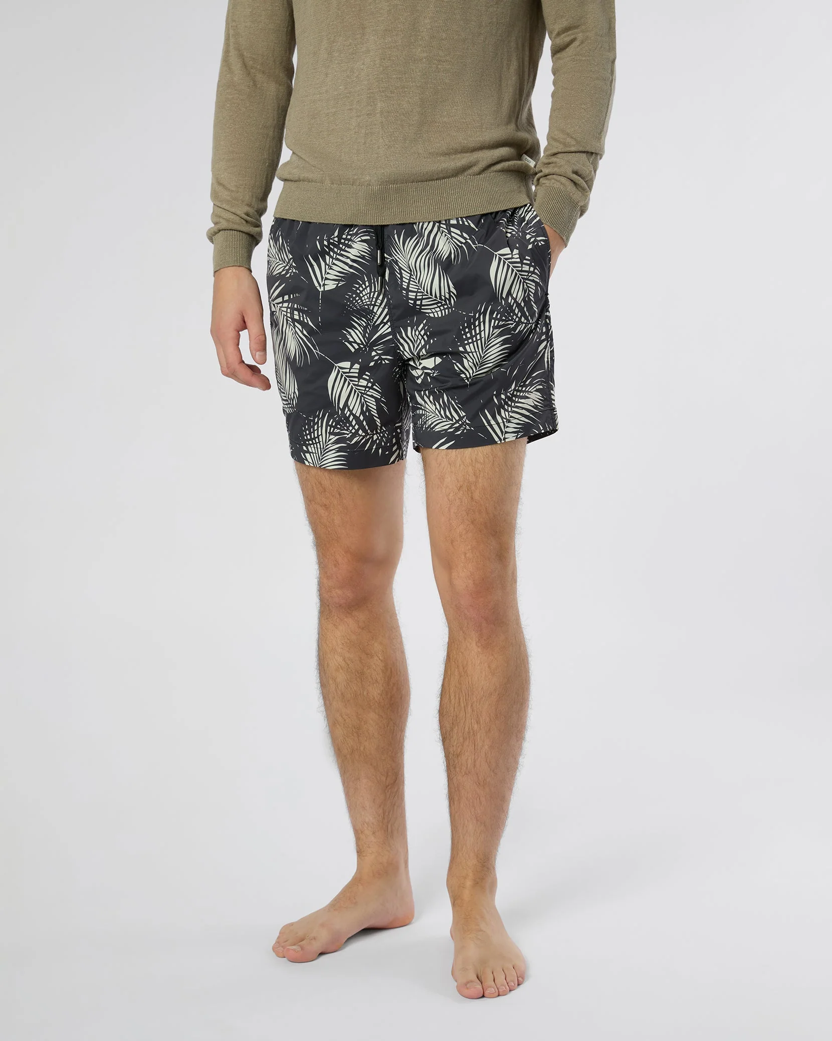 Mens | Charles 5" Swim Trunk | Black/Off White - Image 2