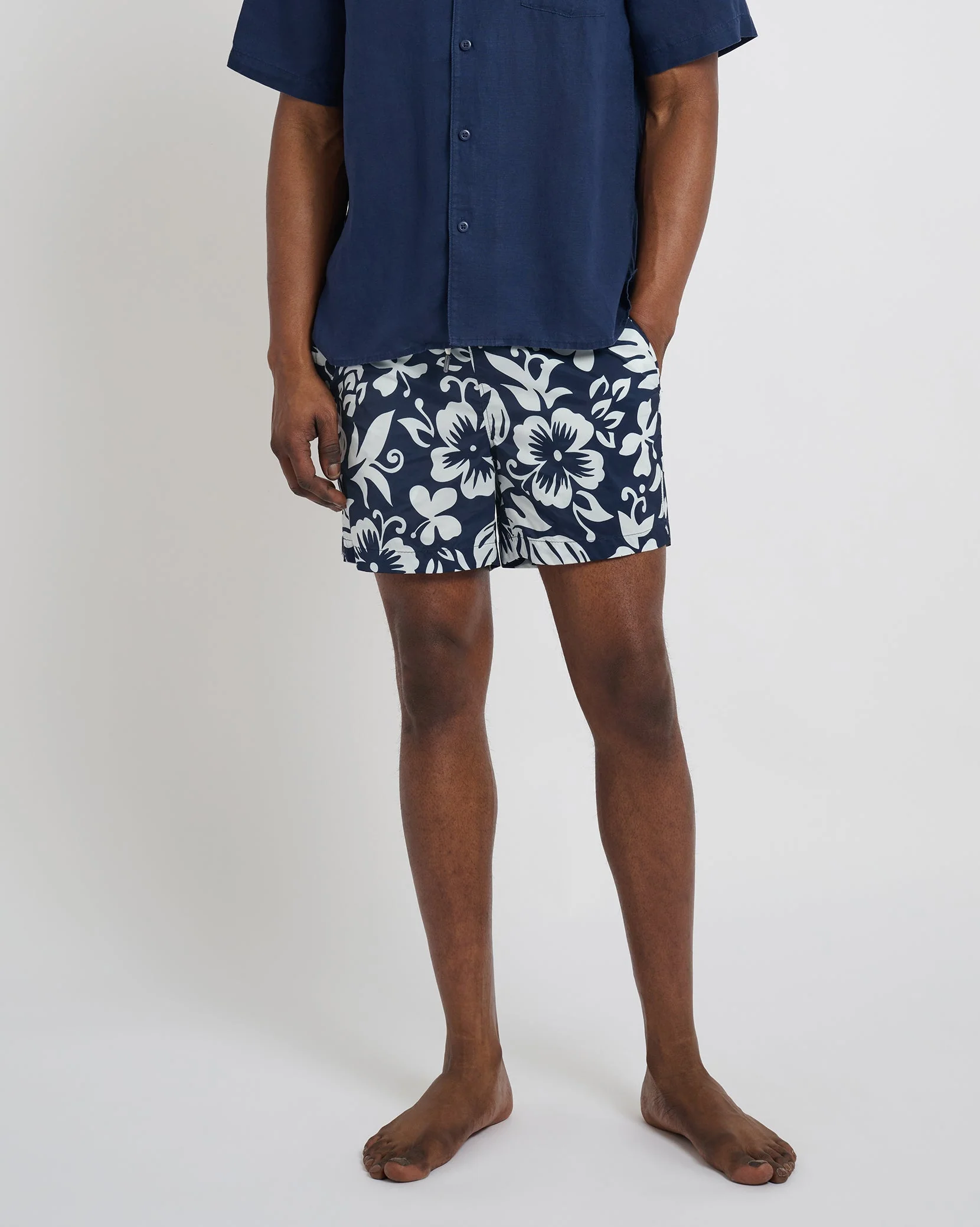 Mens | Charles 5" Swim Trunk | Tropical Floral Deep Navy - Image 2