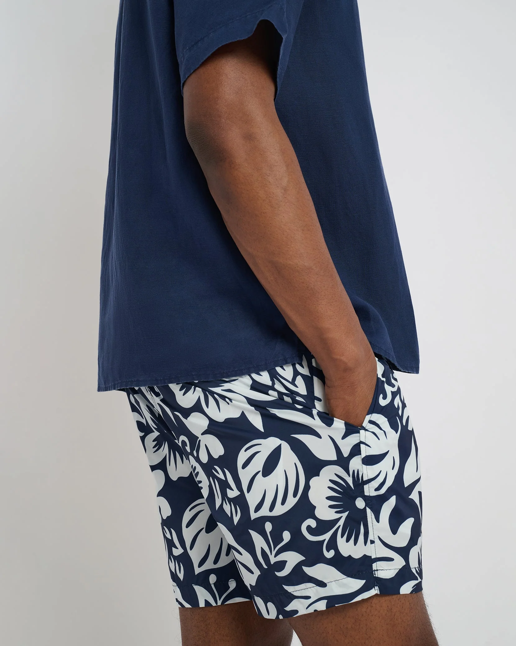 Mens | Charles 5" Swim Trunk | Tropical Floral Deep Navy - Image 4