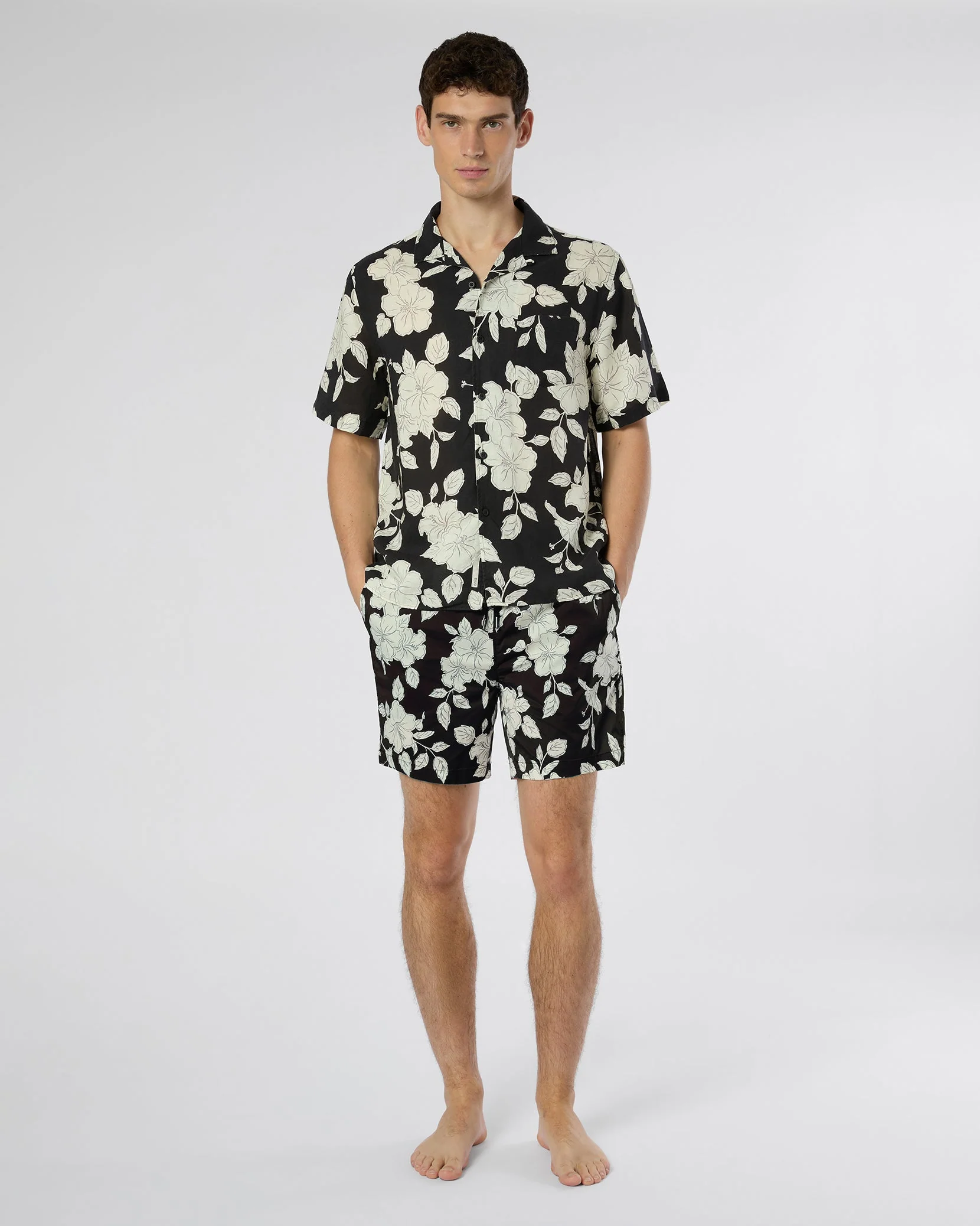 Mens | Charles 7" Swim Trunk | Black/Off White - Image 3