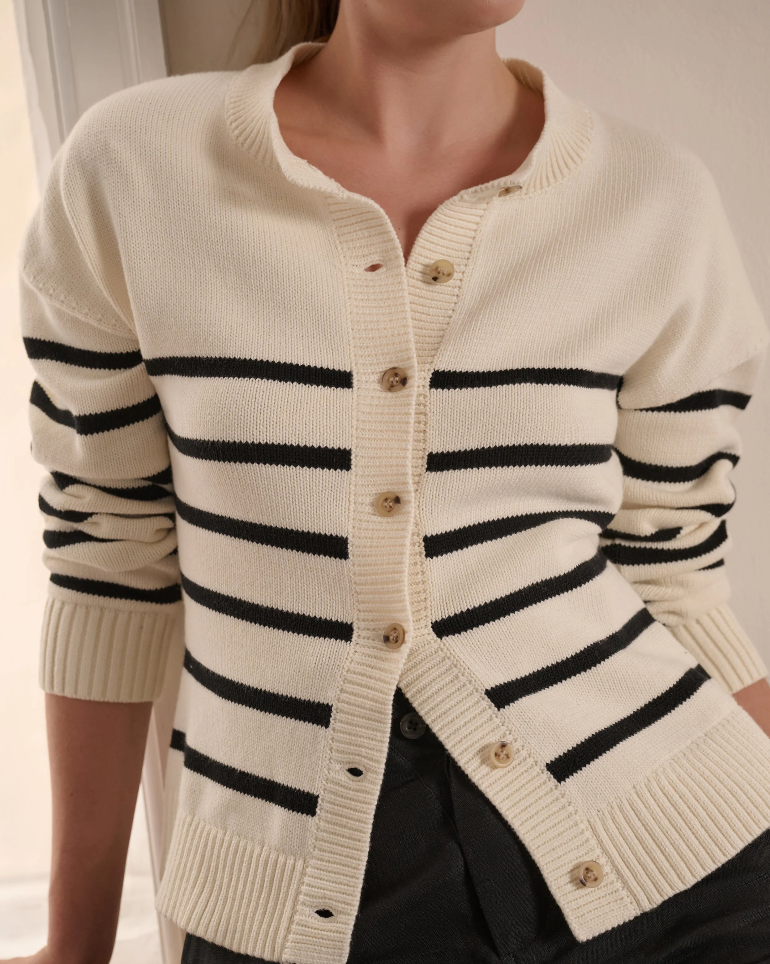 Womens | Cotton Fitted Cardigan | Off White/Black - Image 2