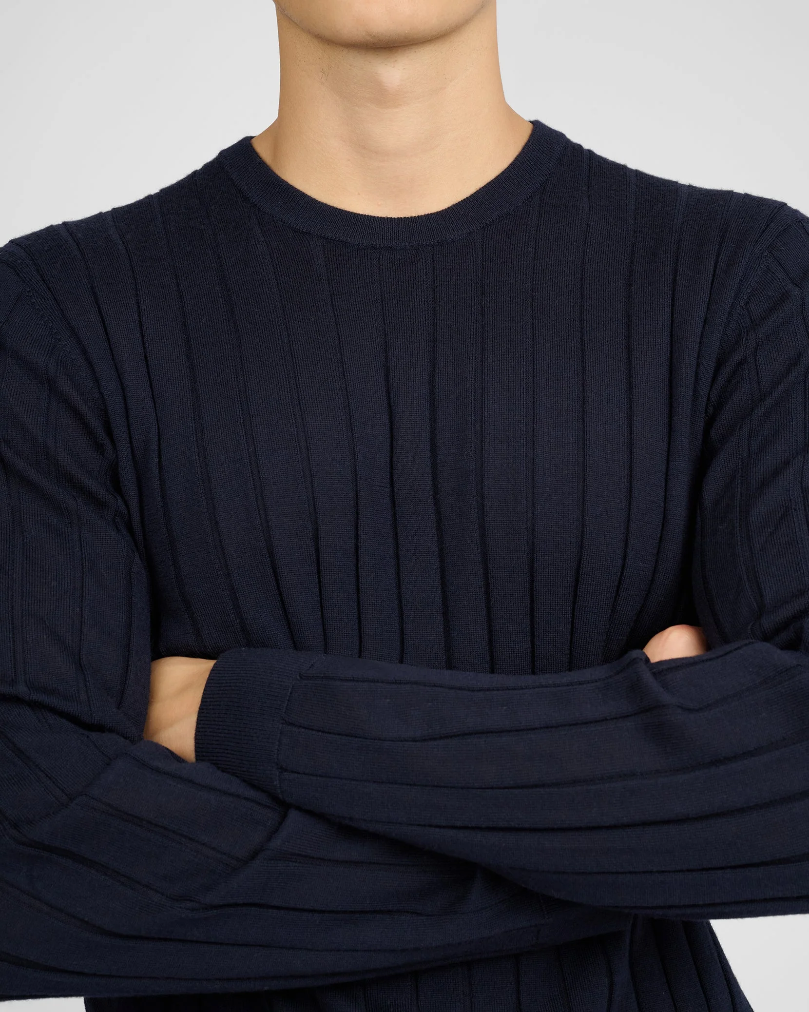 Mens | Extra Fine Merino Wool Crewneck Sweater | Midnight - Image 3