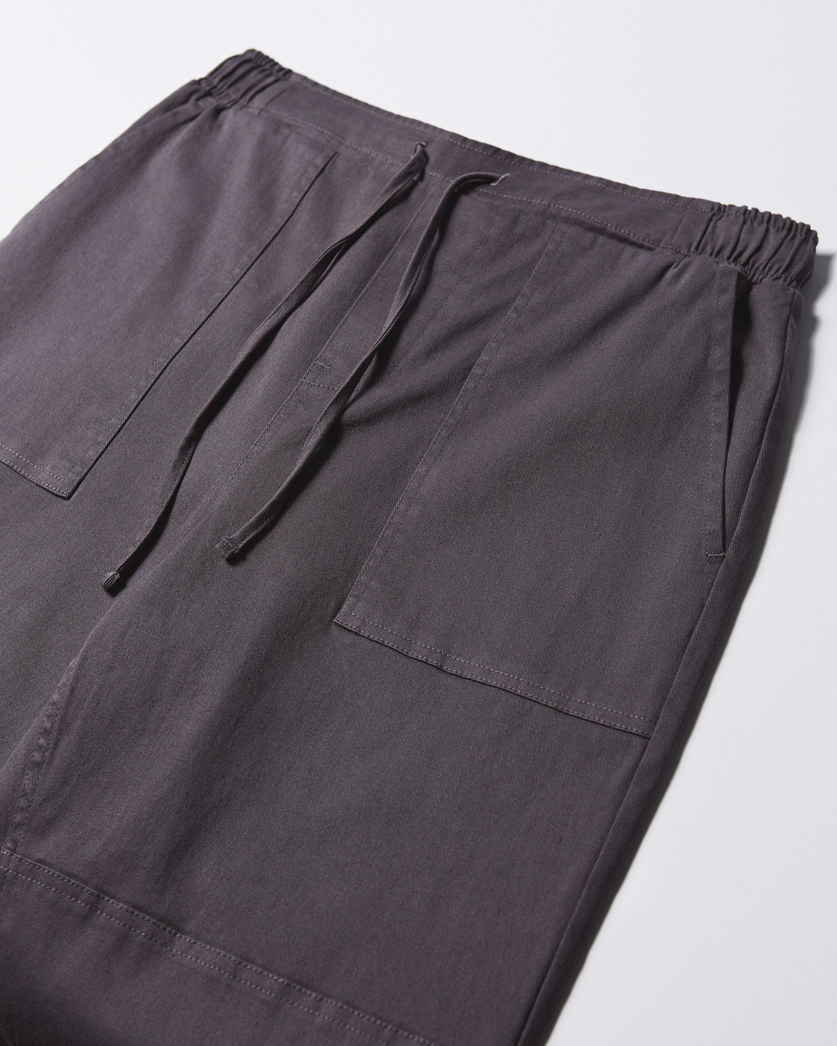 Mens | Garment Dye Elastic Chino Pant | Charcoal - Image 7