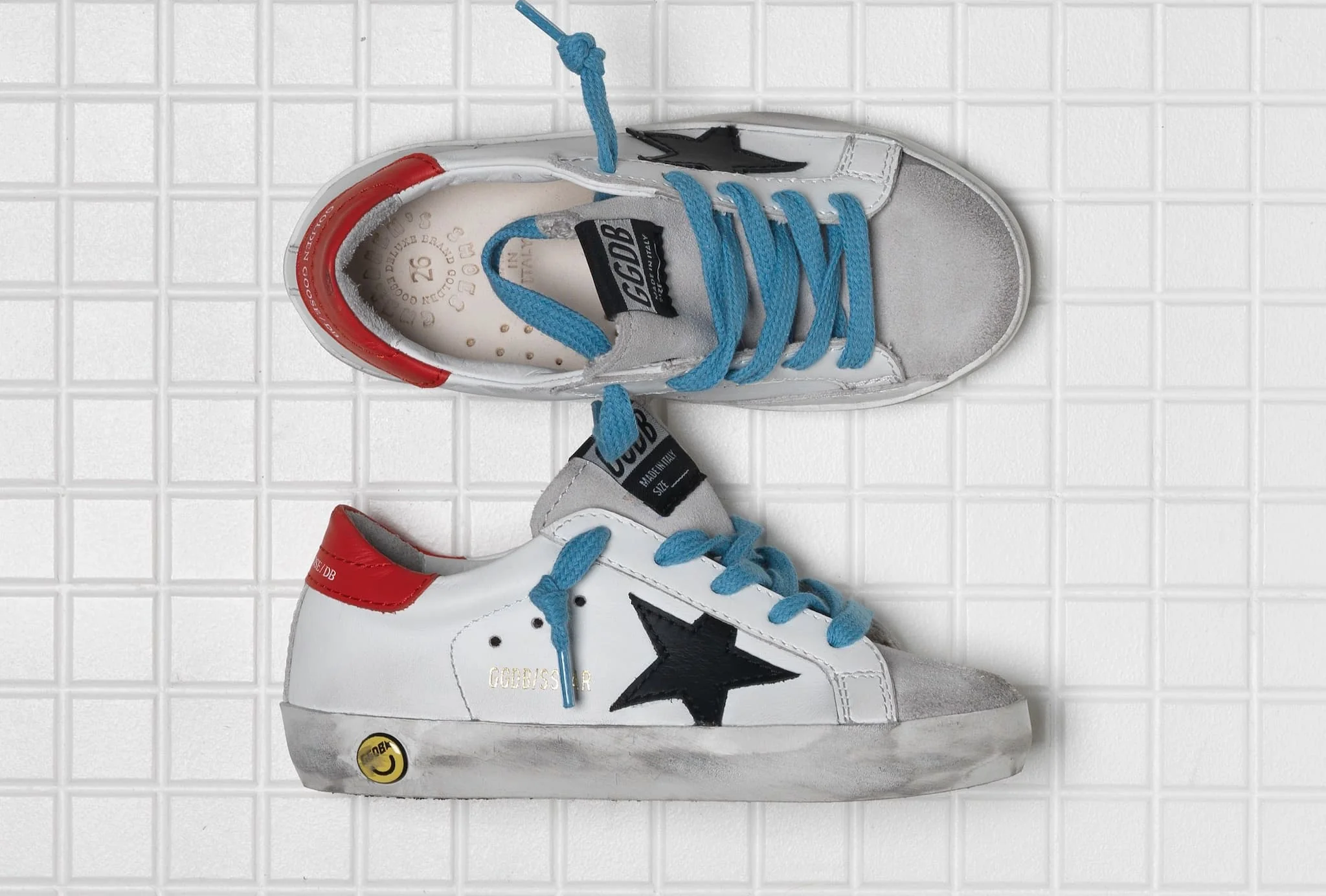 Kids | Super-Star Sneakers with Red Heel Tab & Sky Blue Laces - Image 4