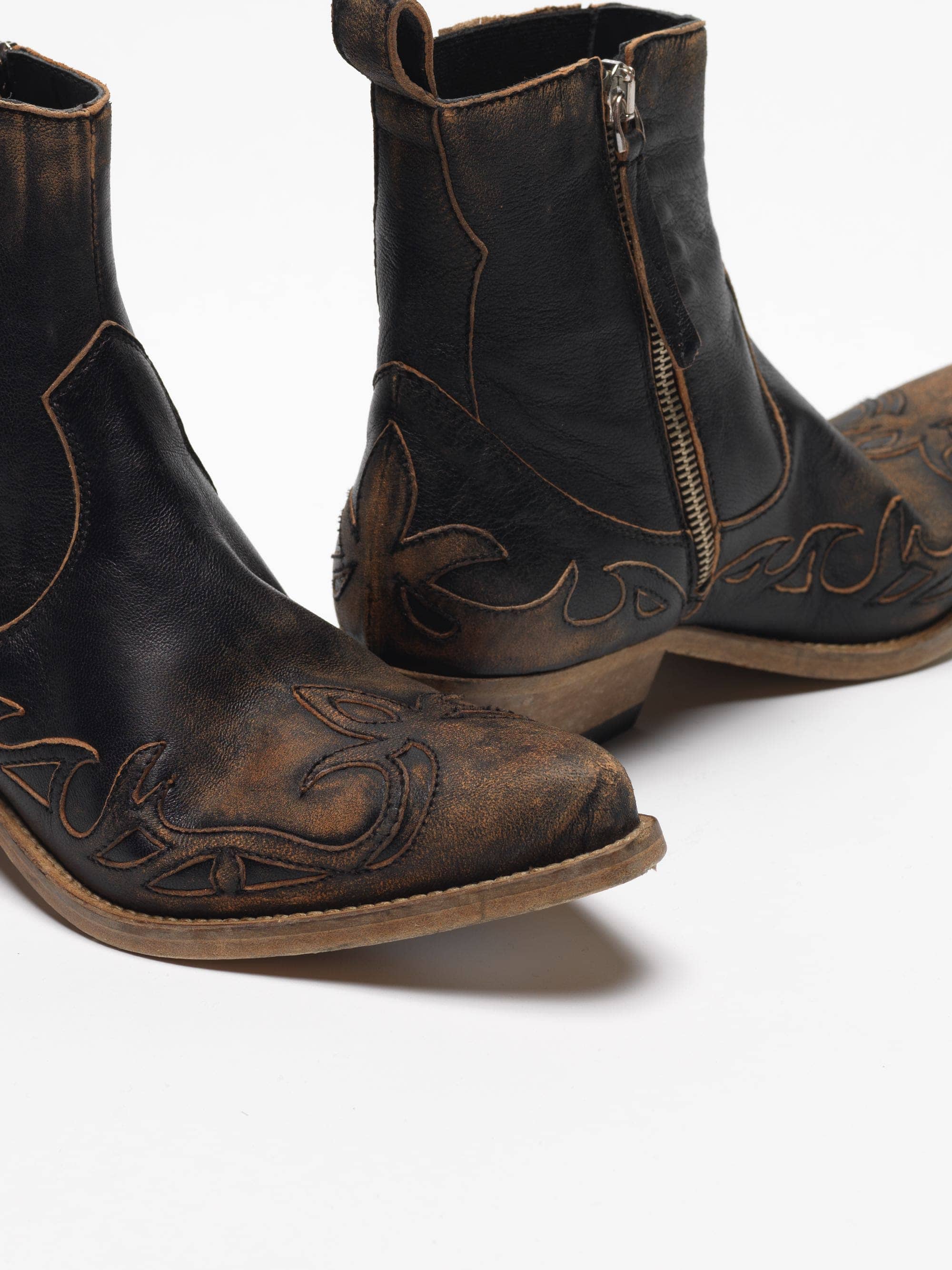 Women | Black Aged-Leather Santiago Ankle Boots - Image 6