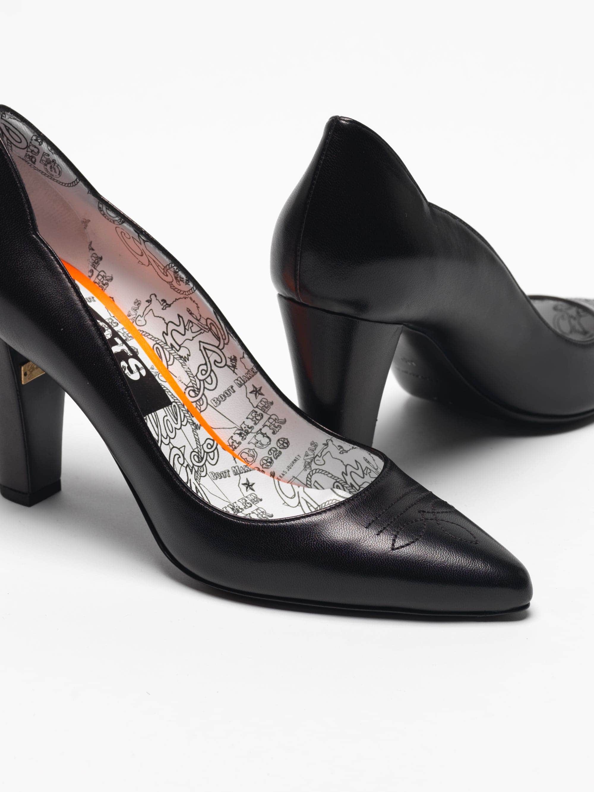Women | Black Gabrielle Pumps with Graffiti - Image 4
