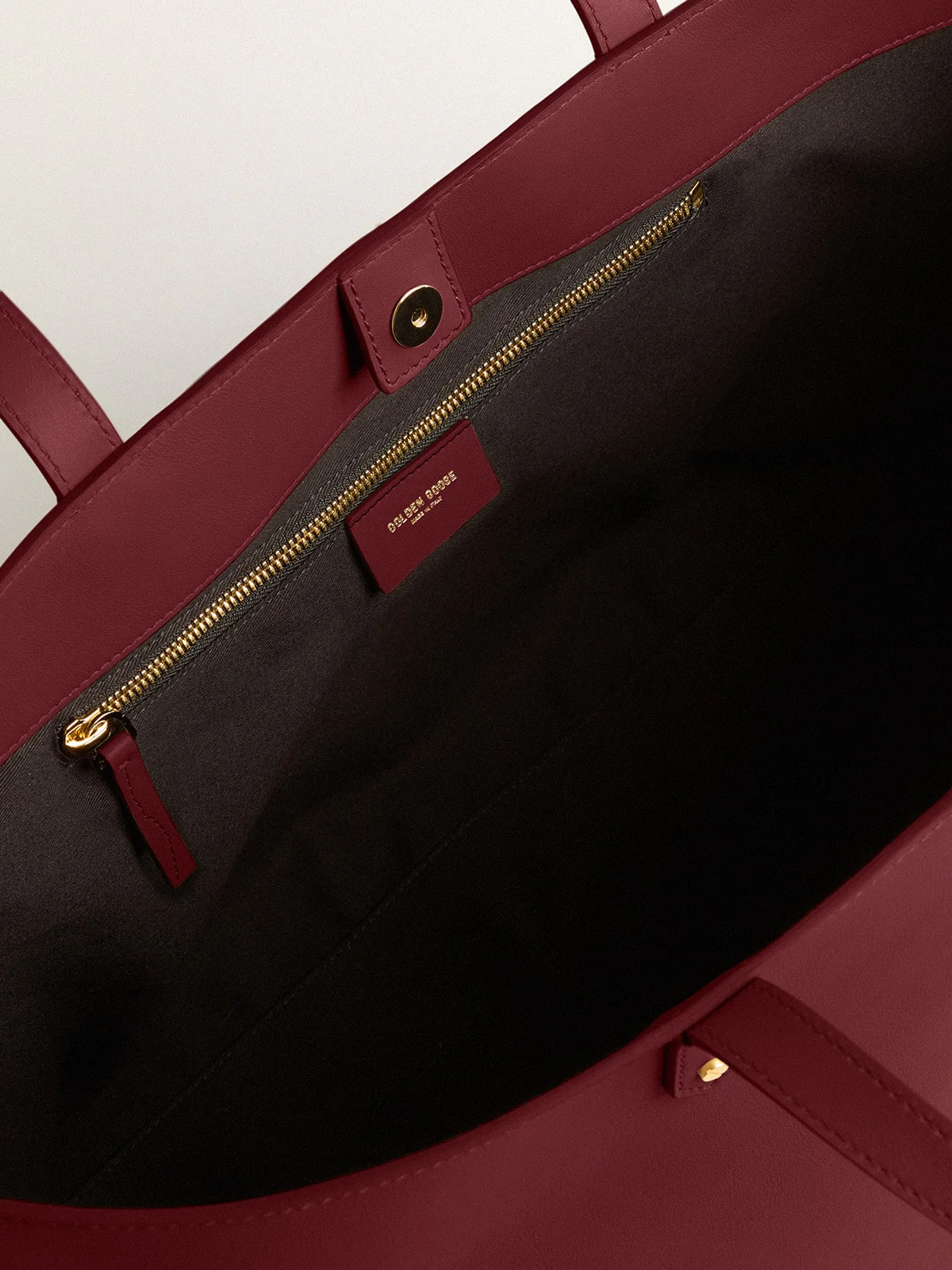 Women | Burgundy Pasadena Bag Smooth Leather with Gold Logo | Burgundy - Image 7