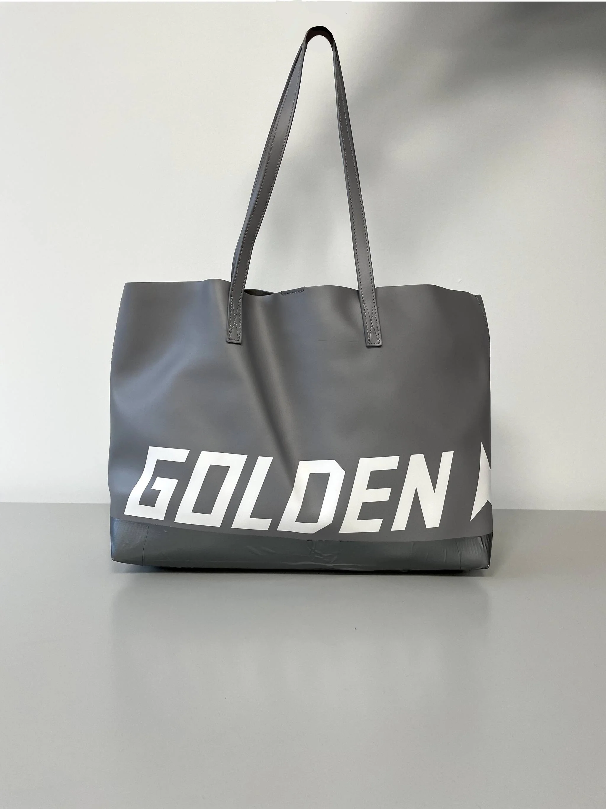 Women | Logo Leather Tote Flg-Light Grey - Image 2