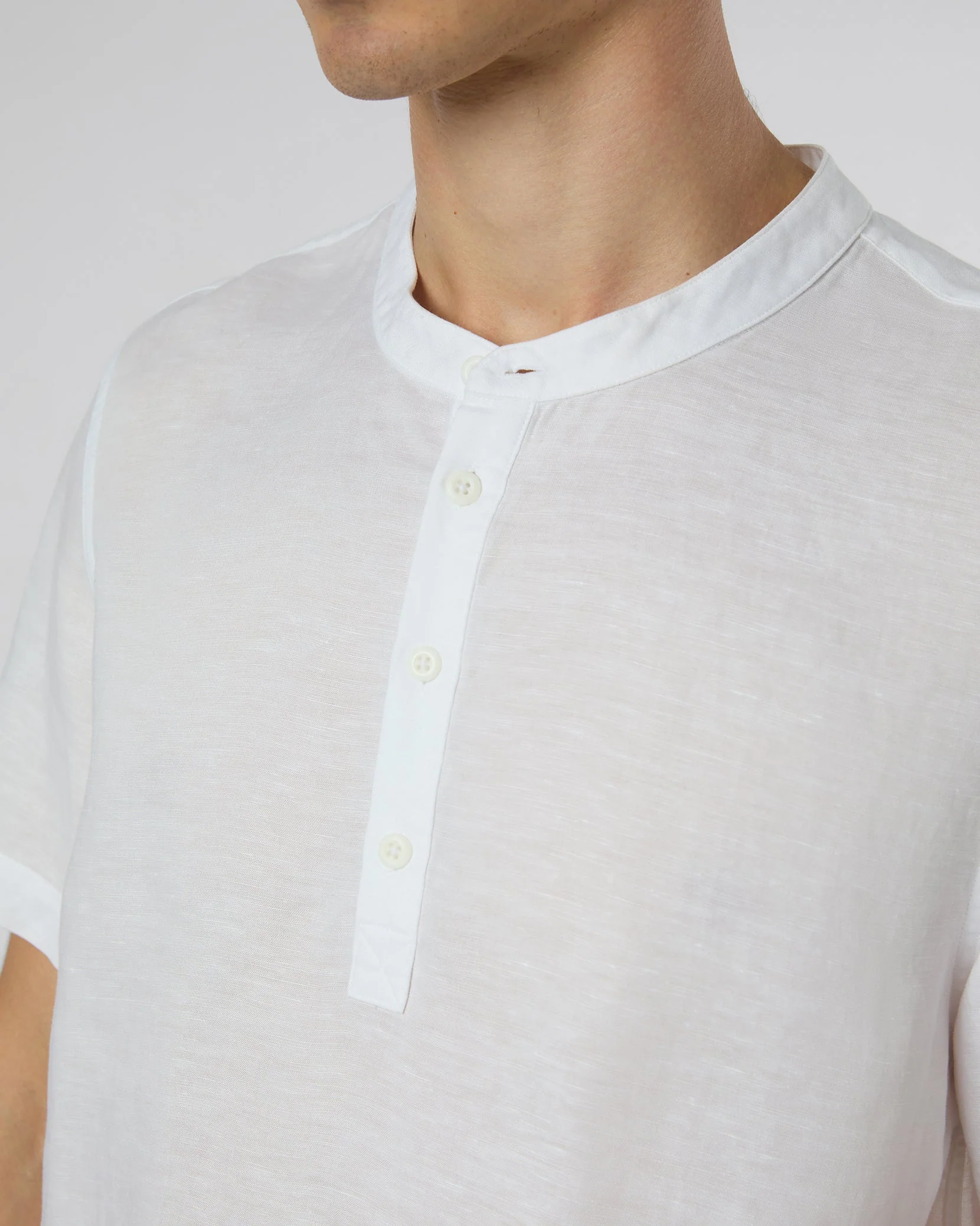 Mens | Linen Home Short Sleeve Henley Shirt | White - Image 4