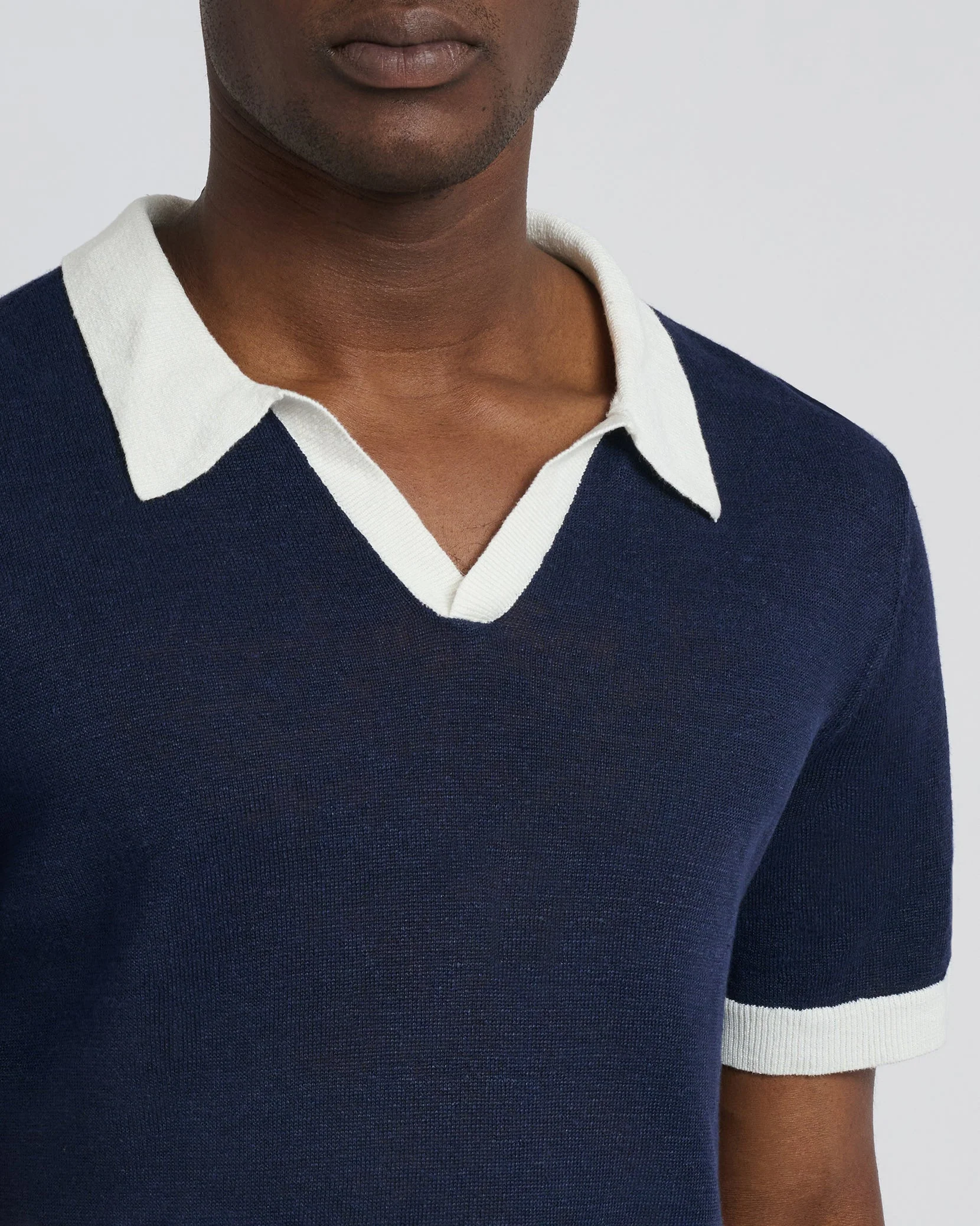 Mens | Linen Johnny Collar Polo Sweater | Deep Navy/White - Image 2
