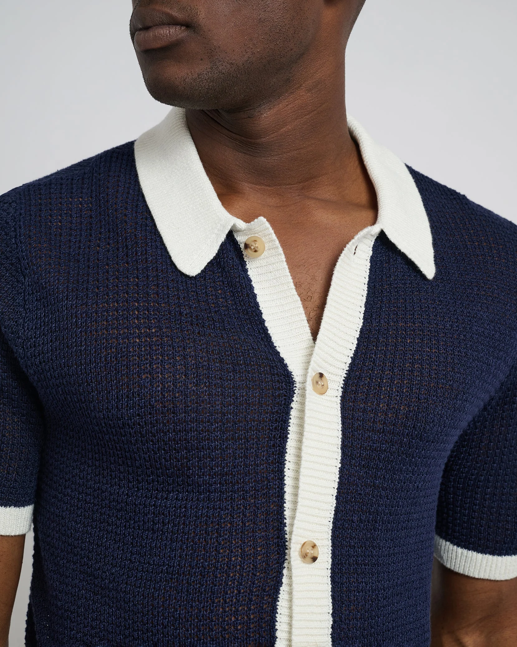 Mens | Linen Short Sleeve Button Up Sweater | Deep Navy/White - Image 2