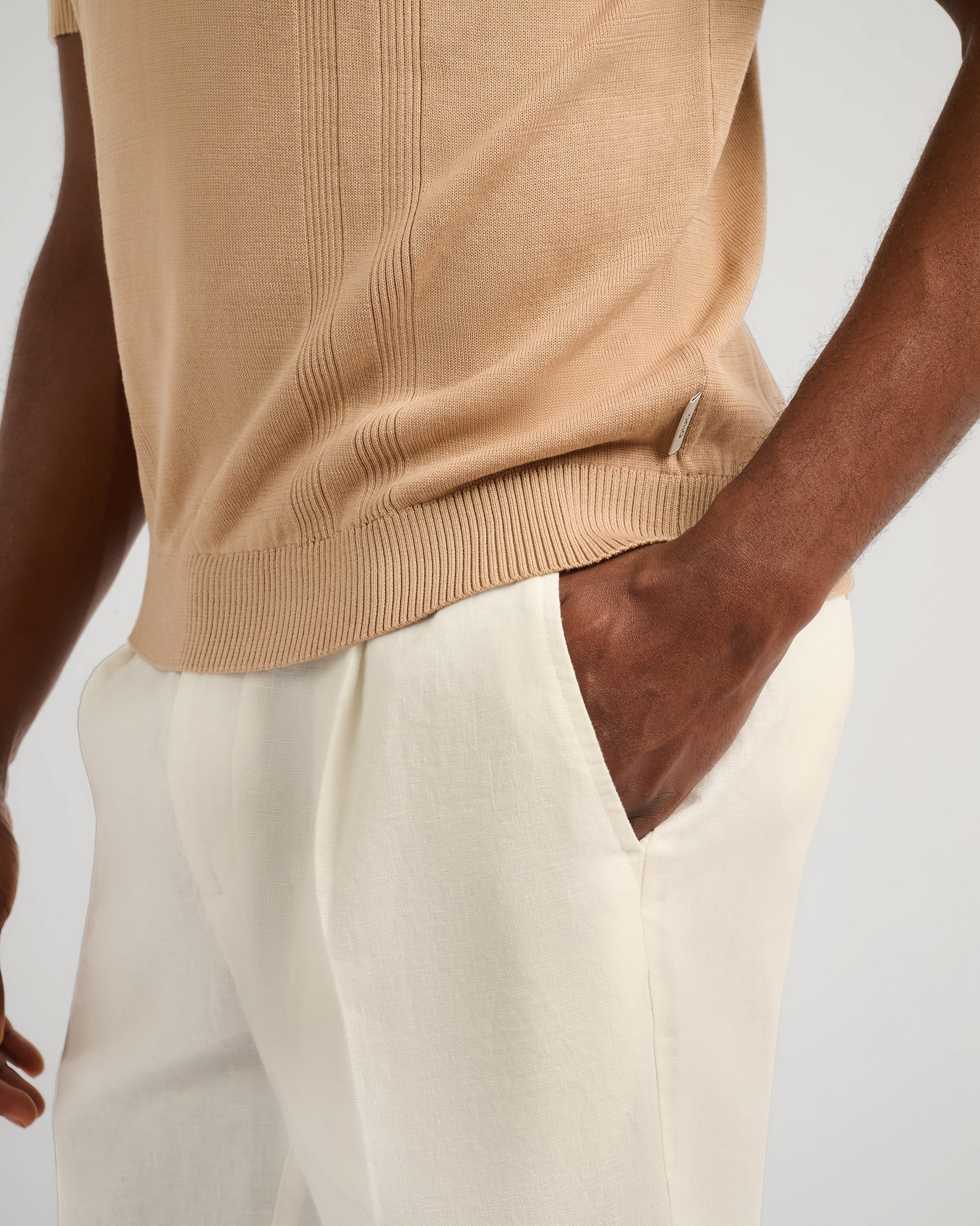 Mens | Linen Tapered Pleated Trouser | White - Image 4