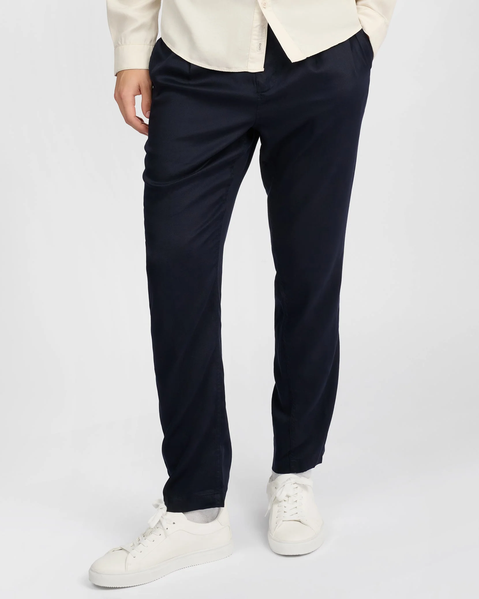 Mens | Lyocell Tapered Trouser | Midnight - Image 2