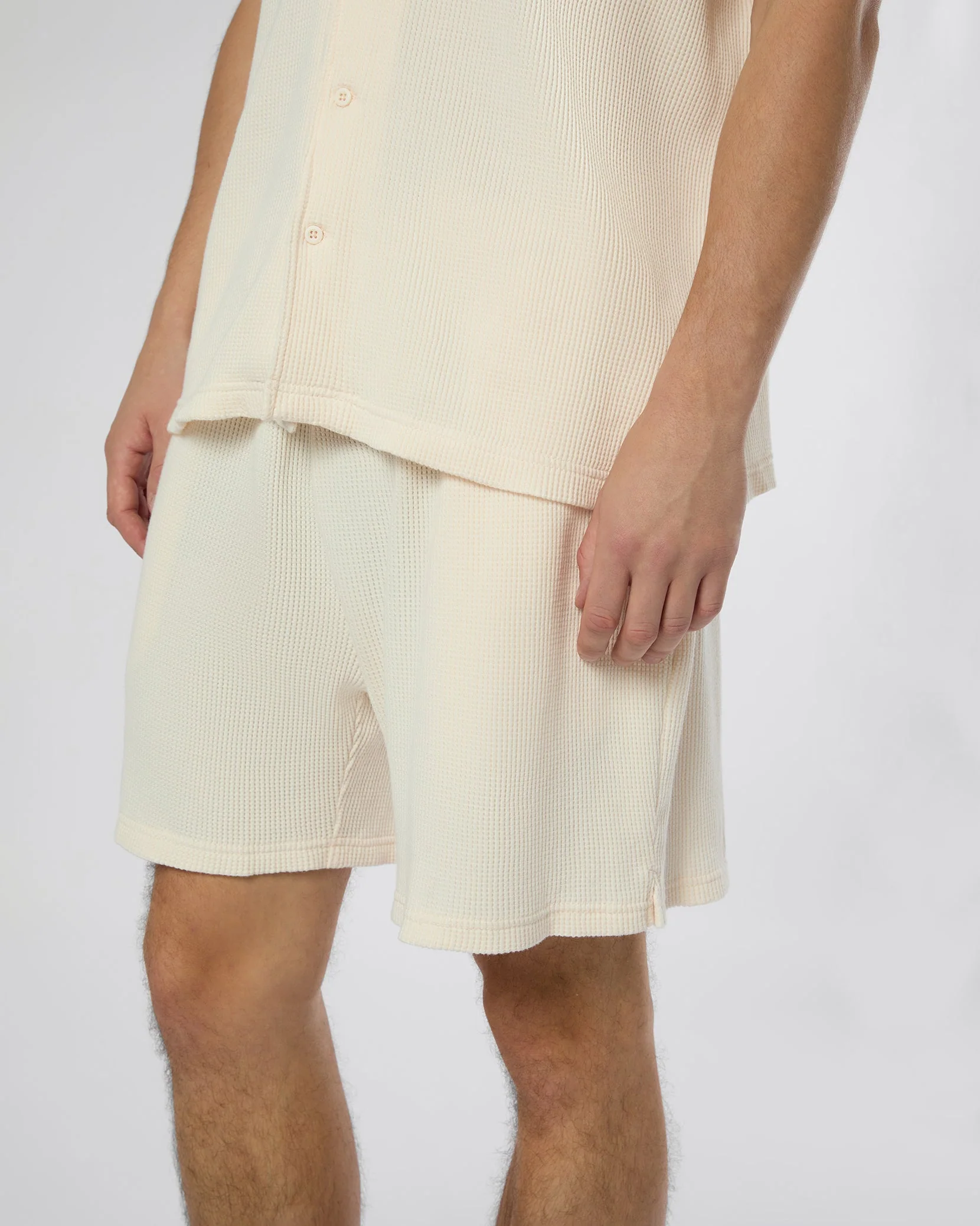 Mens | Macro Waffle 6" Pull-on Short | Salt - Image 3