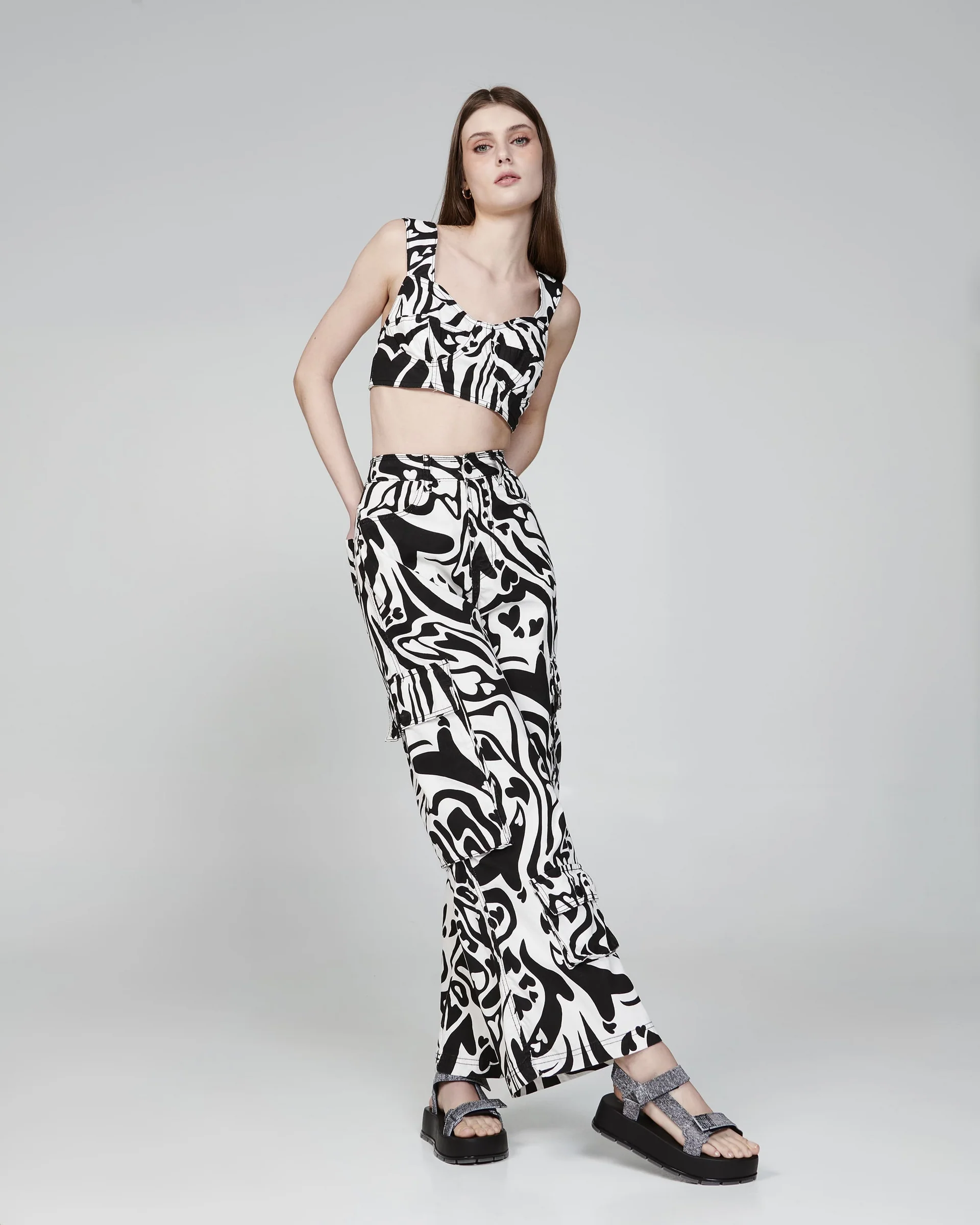 Flowing Denim Platform | Black Jeans - Image 8