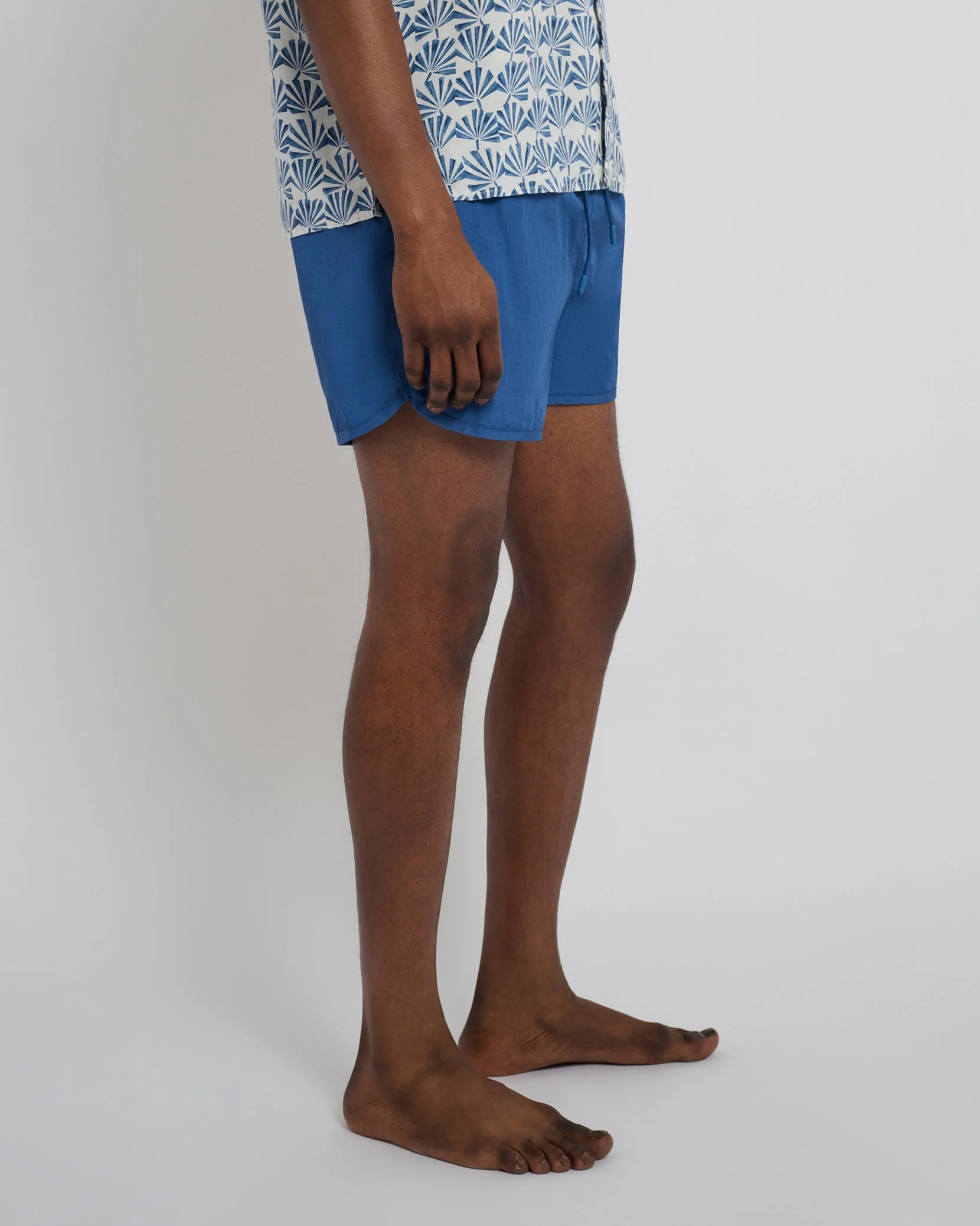 Mens | Nylon Crinkle 4" Scallop Swim Trunk | Pool Blue - Image 2