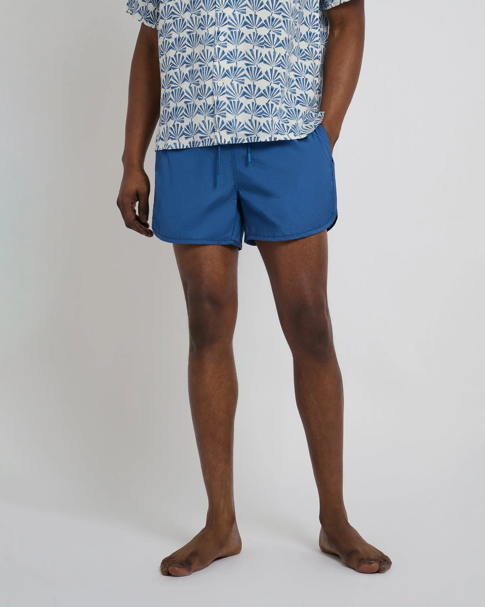 Mens | Nylon Crinkle 4" Scallop Swim Trunk | Pool Blue - Image 3