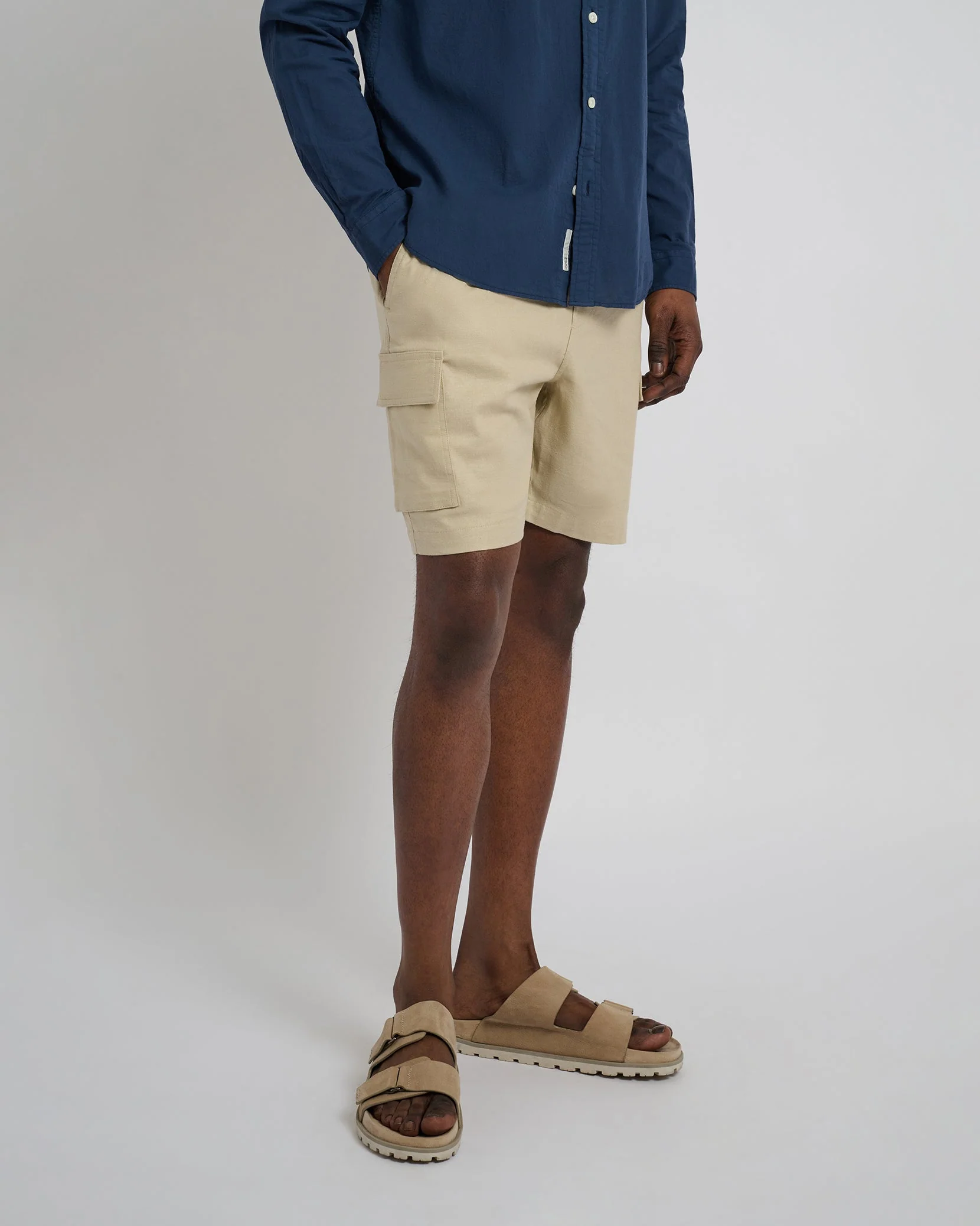 Mens | Stretch Linen Pull On Cargo Short | Sand - Image 2