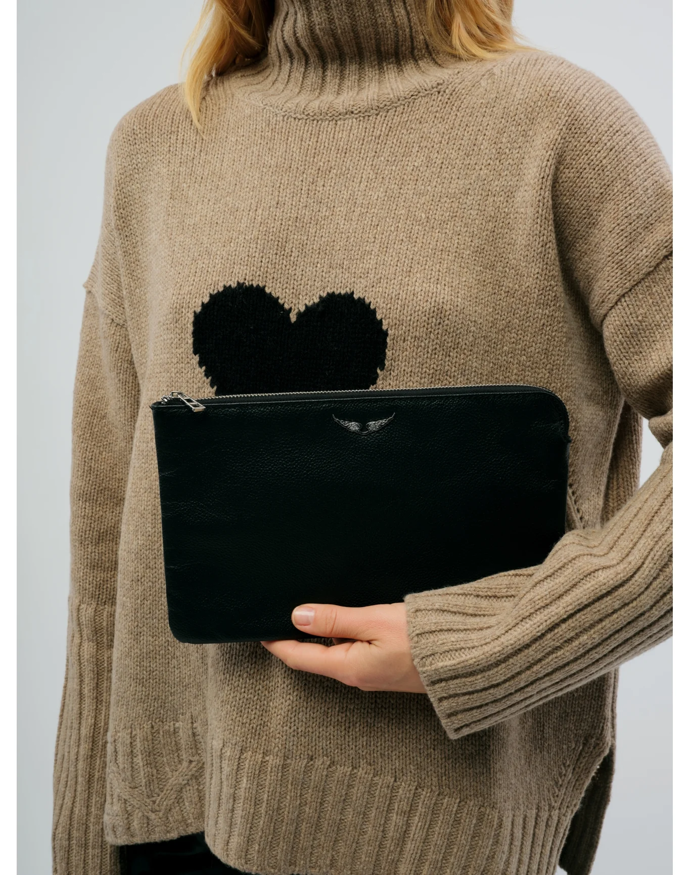 Uma Wings Grained Leather Small Pouch | Black - Image 3