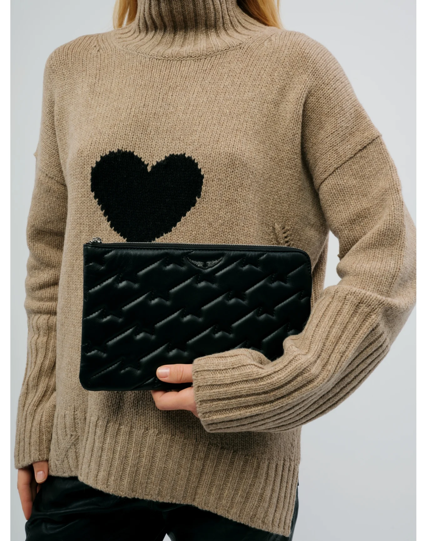 Uma Wings Zv Quilted Small Pouch | Black - Image 4